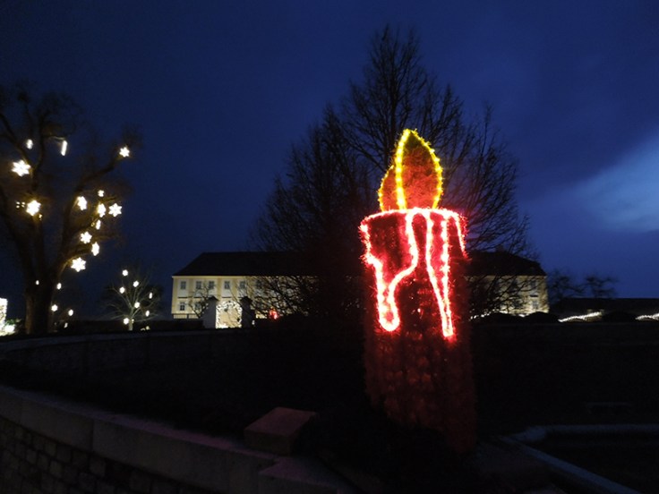 01072_2017-11-25_SCHLOSSHOF_CoolpixS8200IMG5631_Adventmarkt_schloss