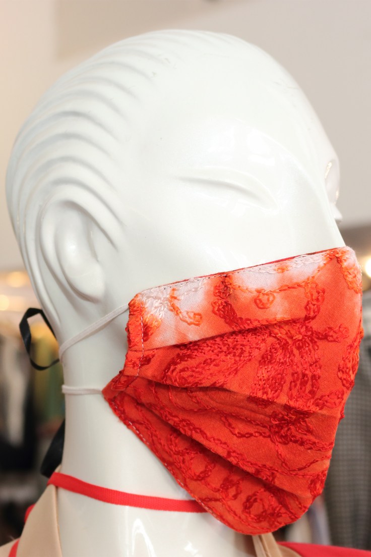 01007_2020-04-15_WIEN_Eos80dIMG0974_Rieger-MnsMasken_maske-auf-puppe - Kopie