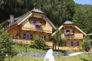 holzchalets_in_toller_lage_c_faistauer_nikolaus_naturdorf_oberkuehnreit