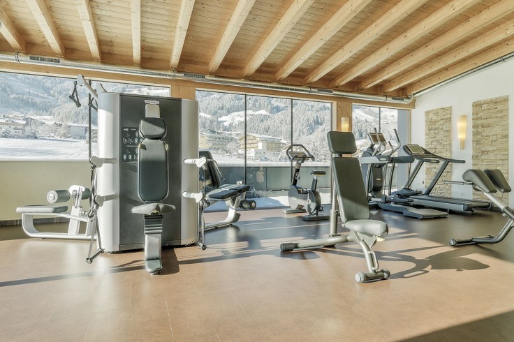 panorama-fitnessraum_alpina_zillertal