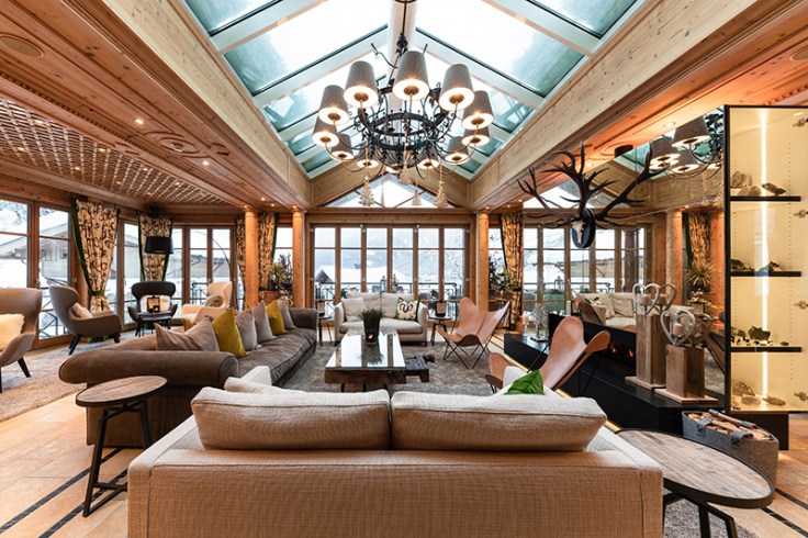stylischer_lobbybereich_c_david_innerhofer_wanderhotel_gassner