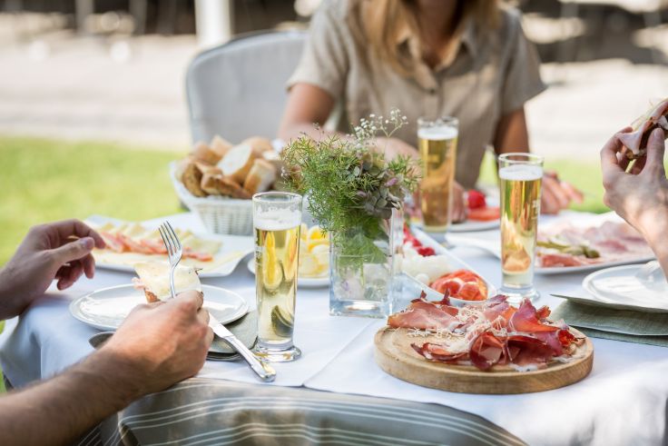 eine_brettljause_geniessen_c_angelica_morales_silberregion_karwendel